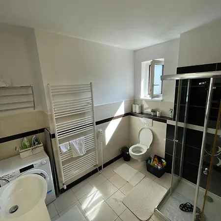 4 Bedroom Elegant, Beautiful And Spacious With A Botanical Garden * Senec