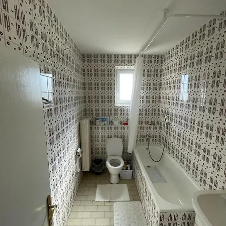 4 Bedroom Elegant, Beautiful And Spacious With A Botanical Garden Senec