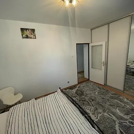 4 Bedroom Elegant, Beautiful And Spacious With A Botanical Garden Holiday home Senec