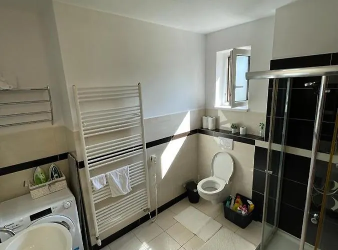 4 Bedroom Elegant, Beautiful And Spacious With A Botanical Garden * Senec