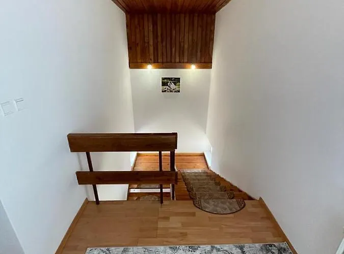 4 Bedroom Elegant, Beautiful And Spacious With A Botanical Garden * Senec